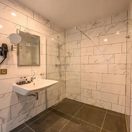 Sunday Schwarzbachtal Hideaway מלון