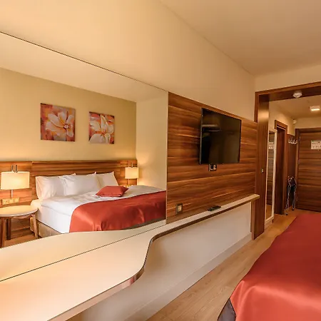 Sunday Schwarzbachtal Hideaway 4*