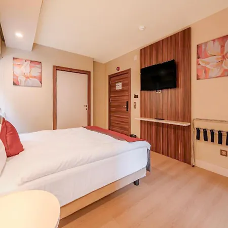 Sunday Schwarzbachtal Hideaway Hotel