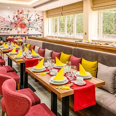 Sunday Schwarzbachtal Hideaway 4*