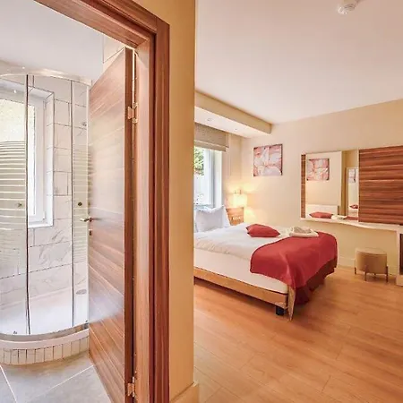 Sunday Schwarzbachtal Hideaway Отель Erlbach (Saxony)