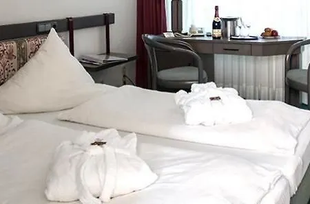 Sunday Schwarzbachtal Hideaway מלון 4*