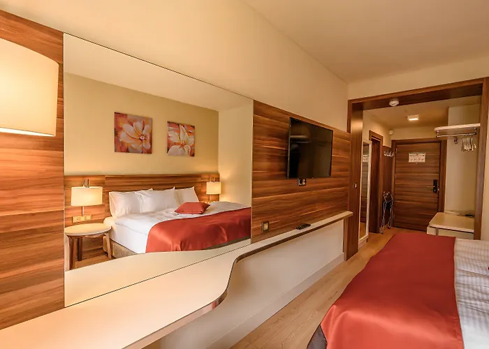 Sunday Schwarzbachtal Hideaway 4*