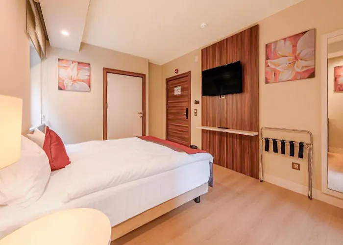 Sunday Schwarzbachtal Hideaway Hotel