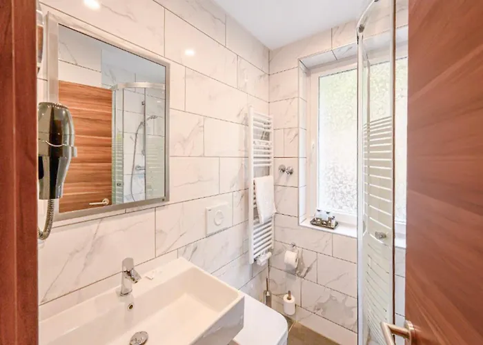 Sunday Schwarzbachtal Hideaway 4*